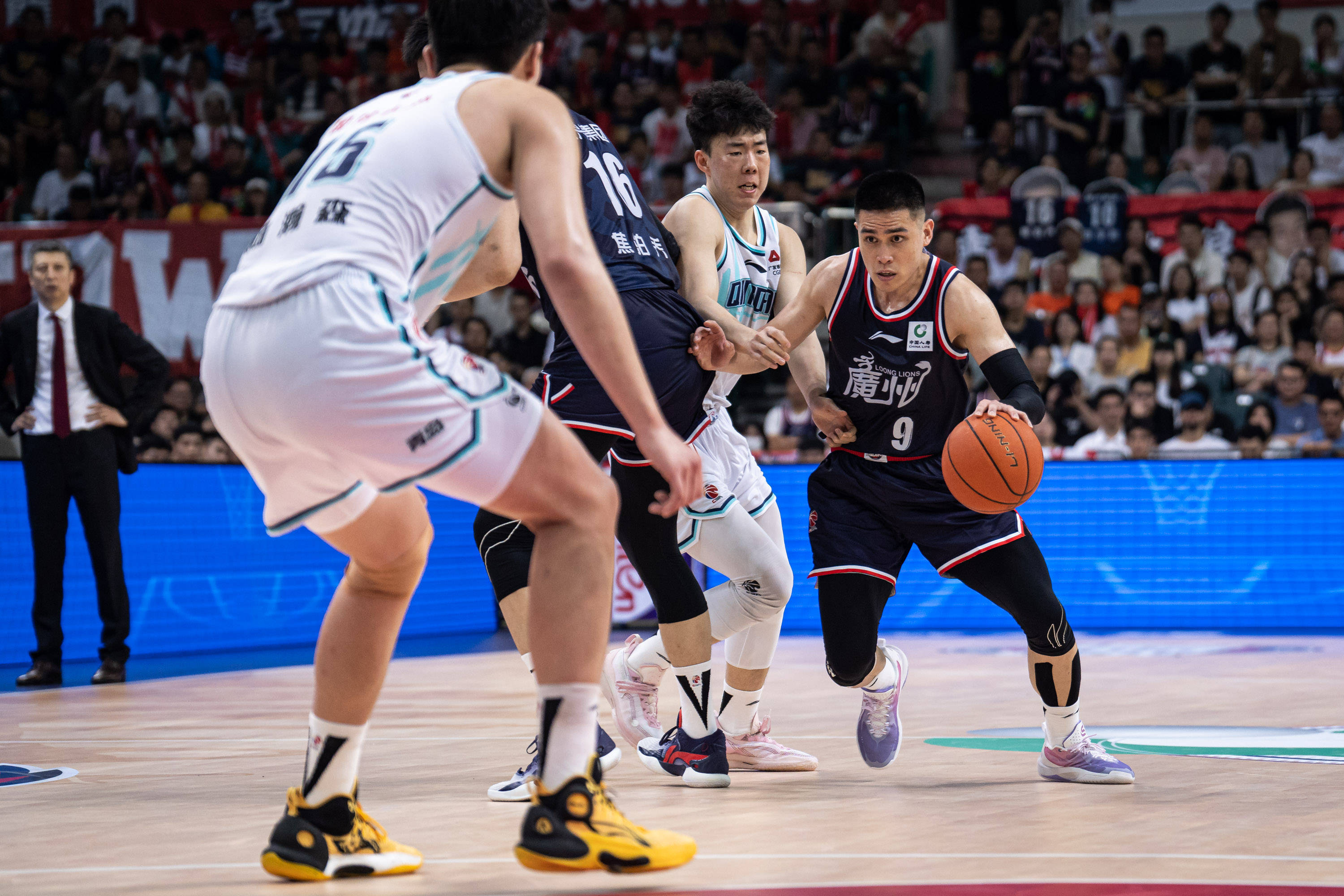 在引援与续 在引援与续