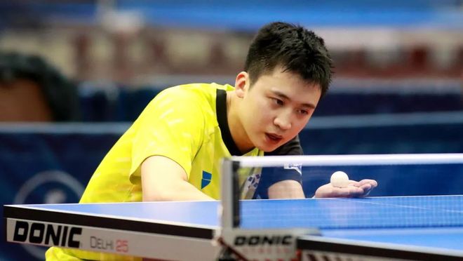 在篮板球争 在篮板球争